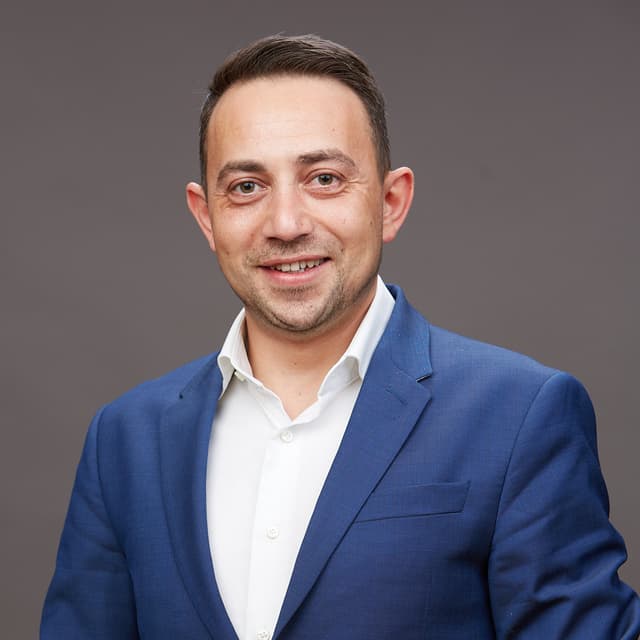 Metin Tek